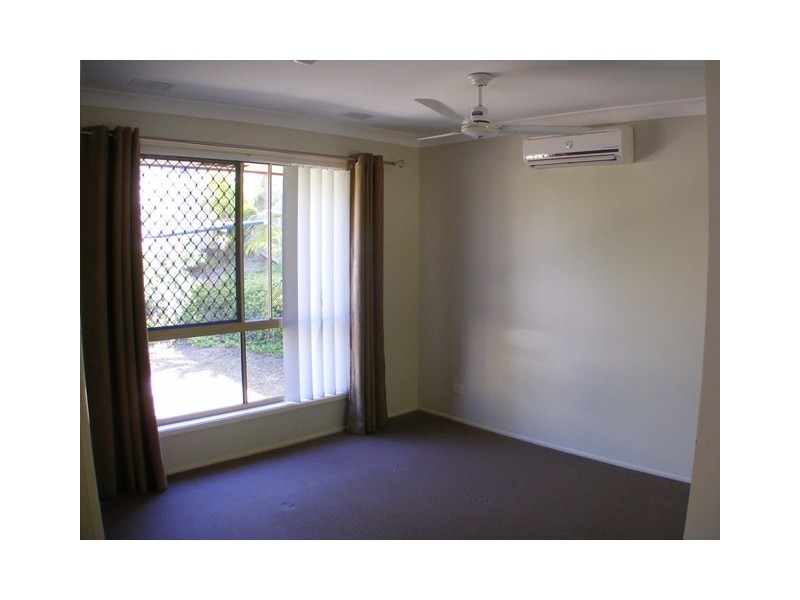 21 Dianthus Place, Flinders View QLD 4305