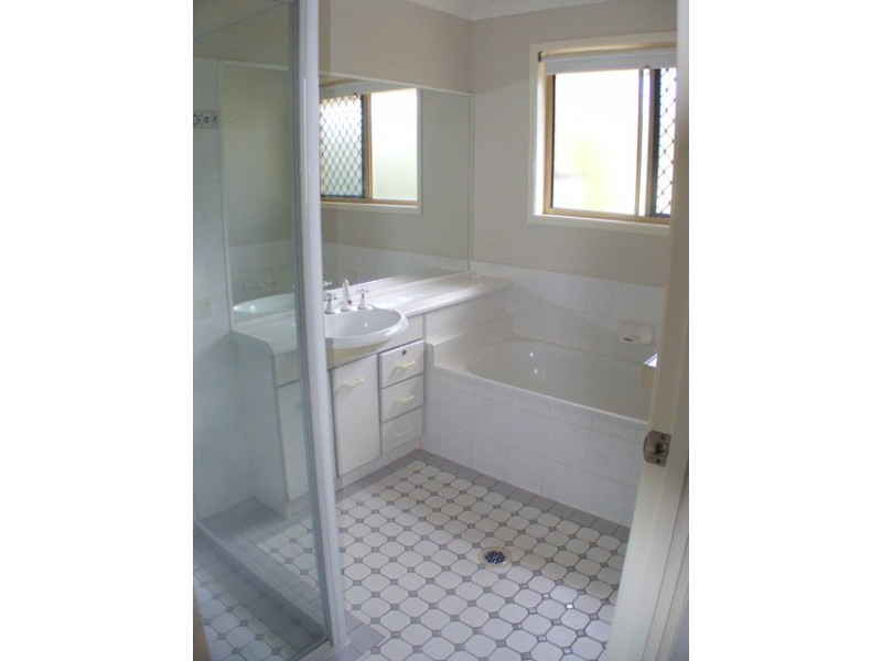 21 Dianthus Place, Flinders View QLD 4305