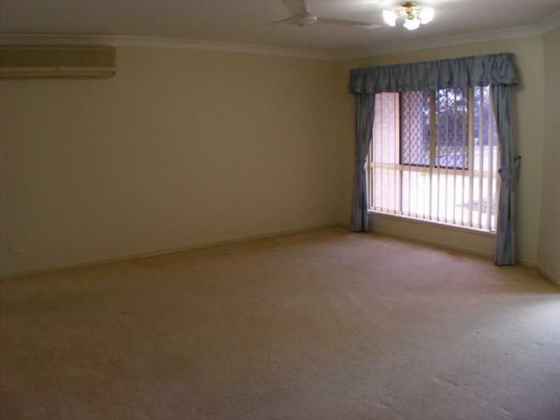 8 Palm Avenue, Raceview QLD 4305