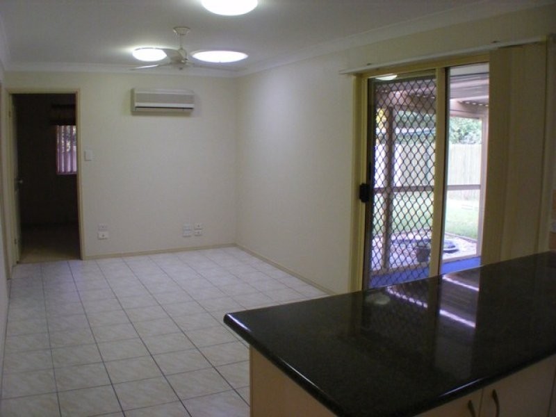 8 Palm Avenue, Raceview QLD 4305