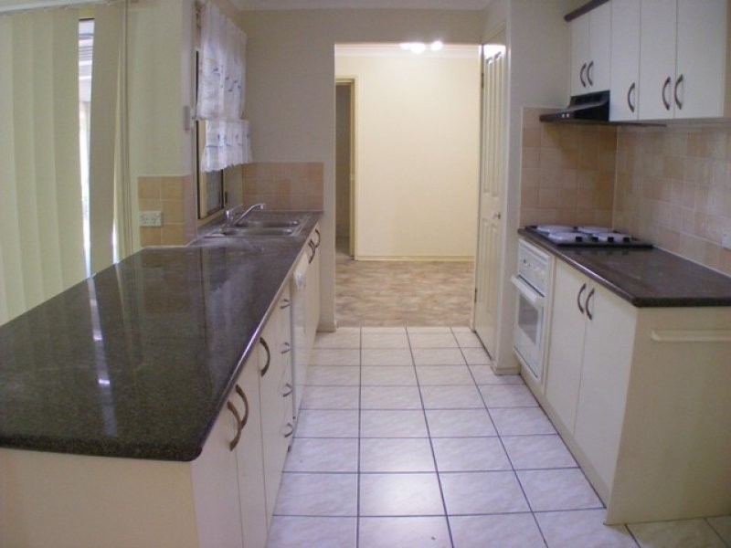 8 Palm Avenue, Raceview QLD 4305