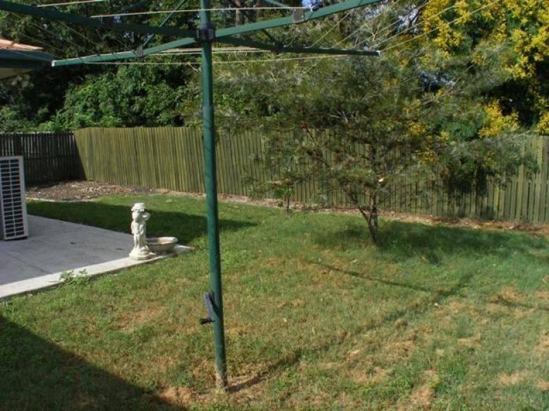 8 Palm Avenue, Raceview QLD 4305