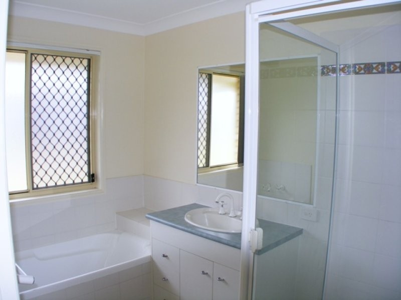 63 Lakeview Drive, Deebing Heights QLD 4306