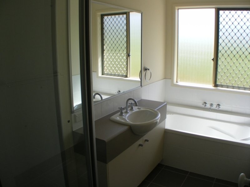 20 Waratah Court, Yamanto QLD 4305