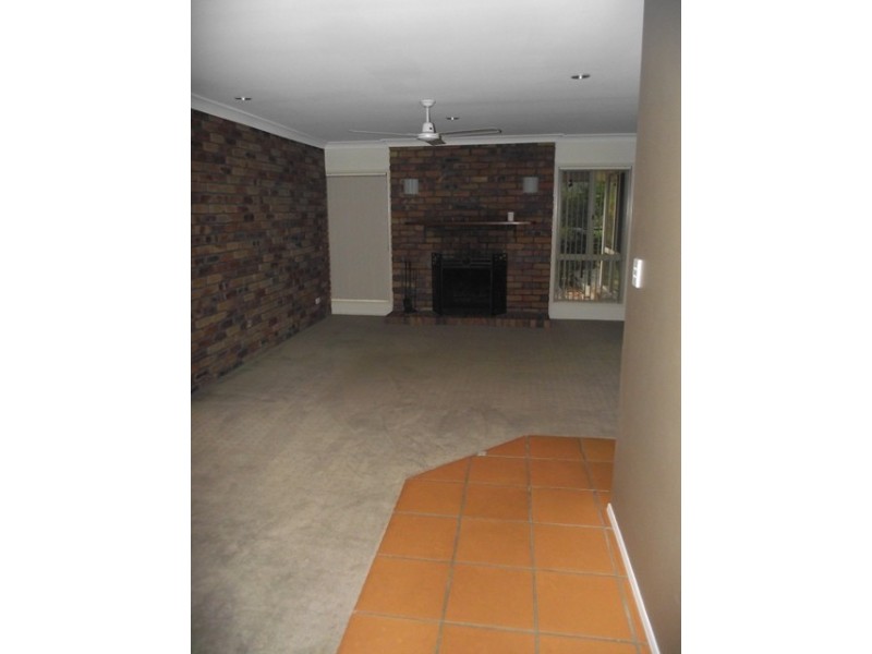 9 Sheppey Place, Yamanto QLD 4305