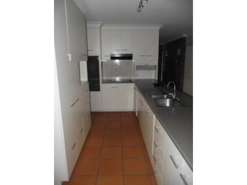 9 Sheppey Place, Yamanto QLD 4305