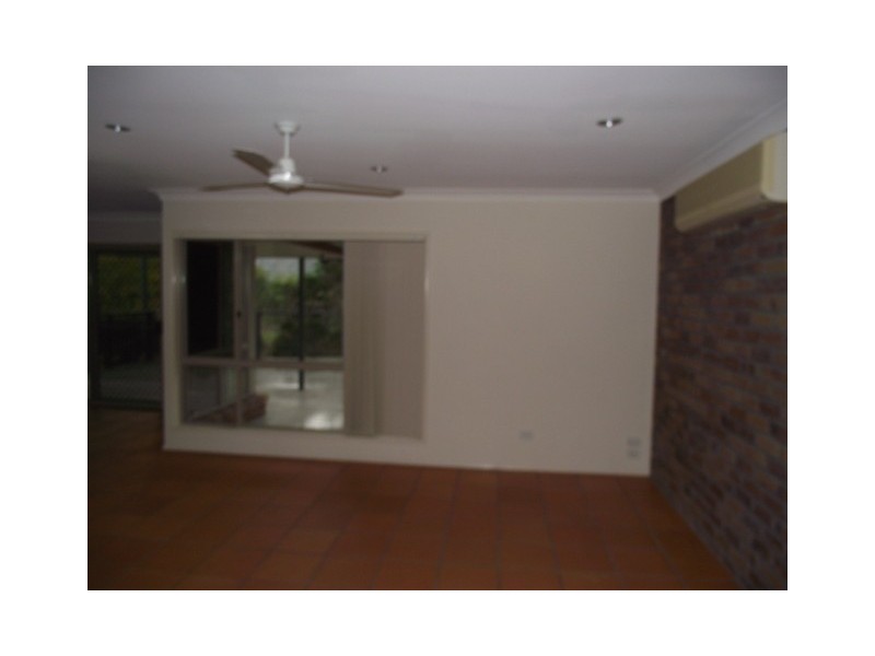 9 Sheppey Place, Yamanto QLD 4305