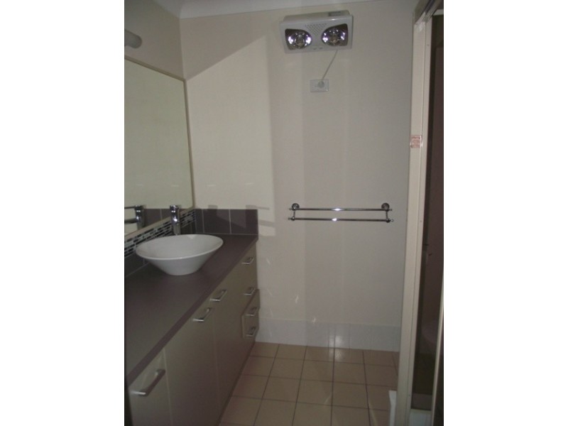 9 Sheppey Place, Yamanto QLD 4305
