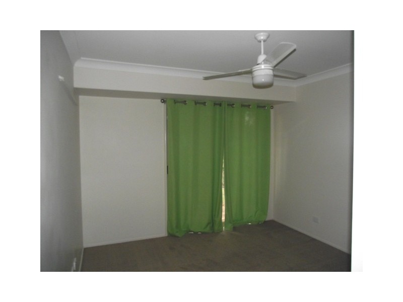 9 Sheppey Place, Yamanto QLD 4305