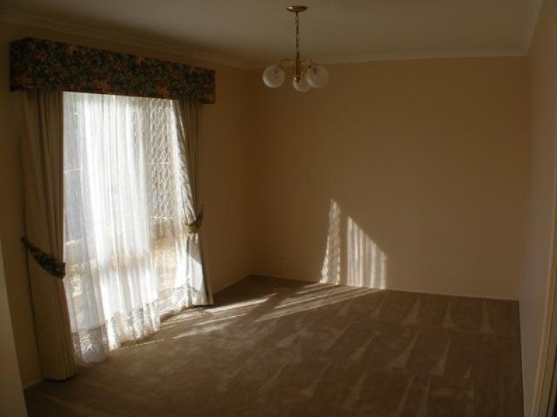 325 South Station Road, Raceview QLD 4305