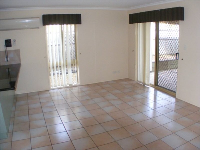 325 South Station Road, Raceview QLD 4305