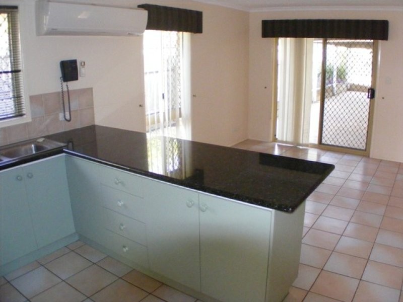 325 South Station Road, Raceview QLD 4305