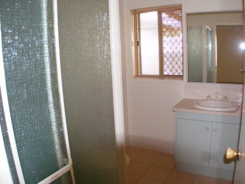 325 South Station Road, Raceview QLD 4305