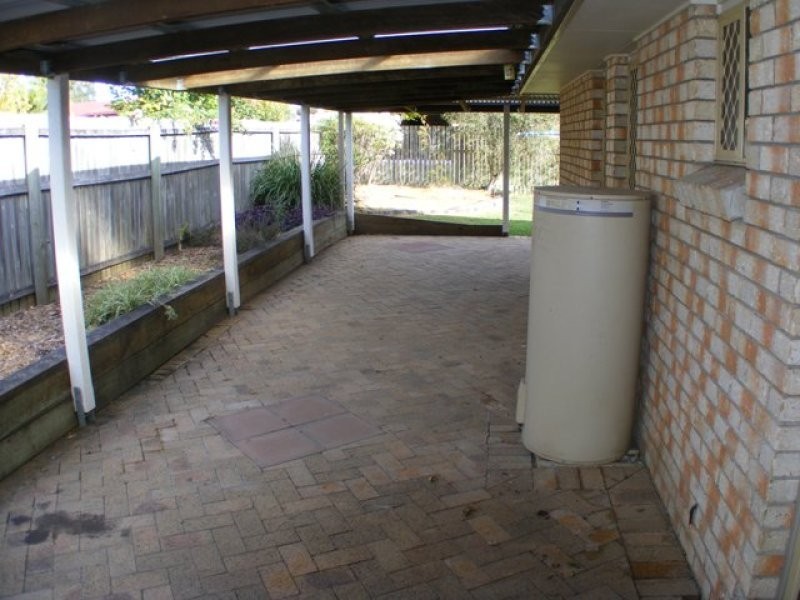 325 South Station Road, Raceview QLD 4305