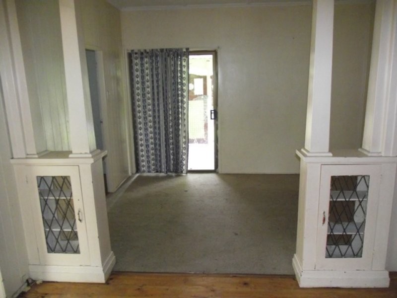 41 Queen Street, Blackstone QLD 4304