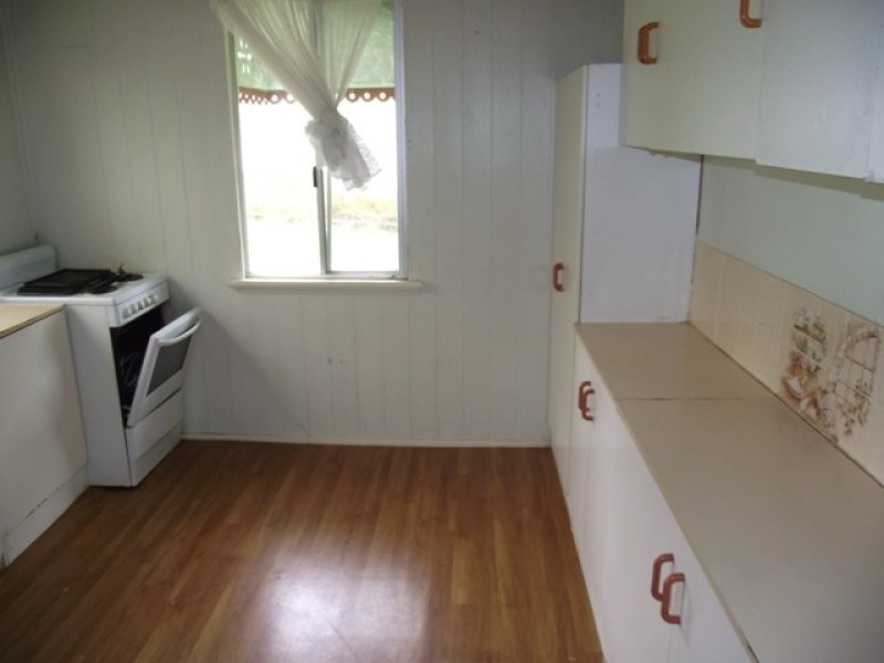 41 Queen Street, Blackstone QLD 4304