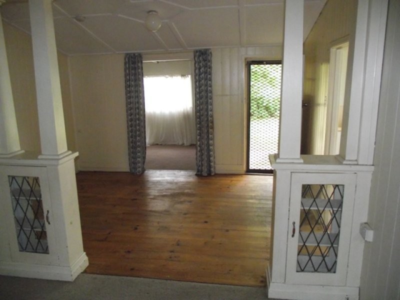 41 Queen Street, Blackstone QLD 4304