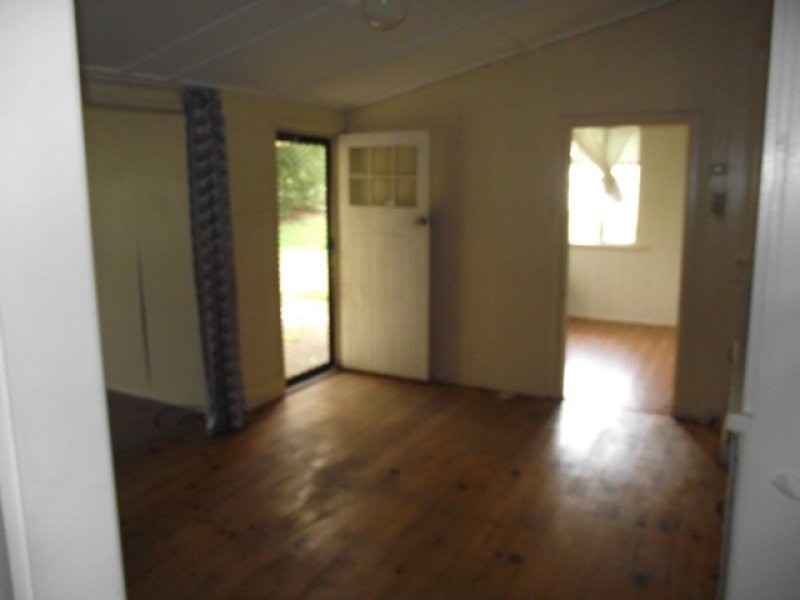 41 Queen Street, Blackstone QLD 4304