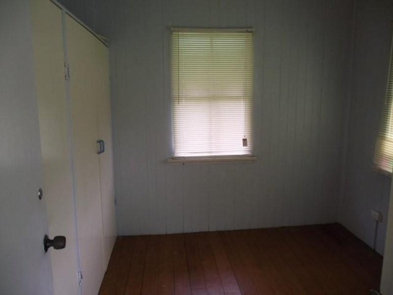 41 Queen Street, Blackstone QLD 4304