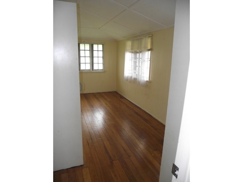 41 Queen Street, Blackstone QLD 4304