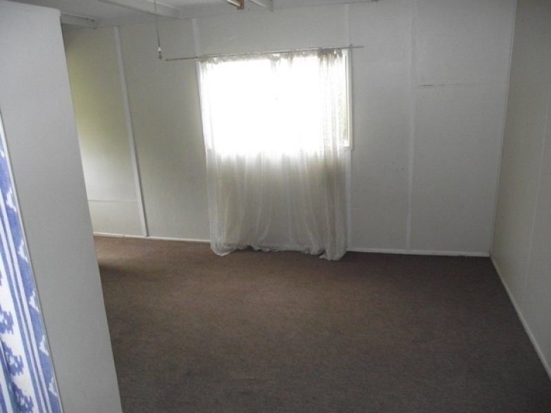 41 Queen Street, Blackstone QLD 4304