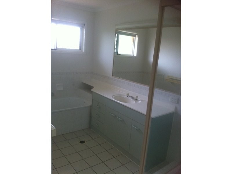 5 Resolution Parade, Flinders View QLD 4305