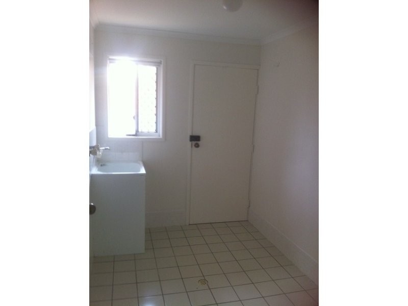 5 Resolution Parade, Flinders View QLD 4305