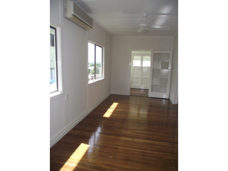 87 Whitehill Road, Eastern Heights QLD 4305