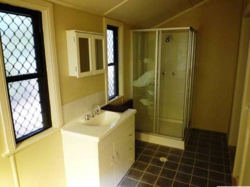 15 Elms Street, Bundamba QLD 4304
