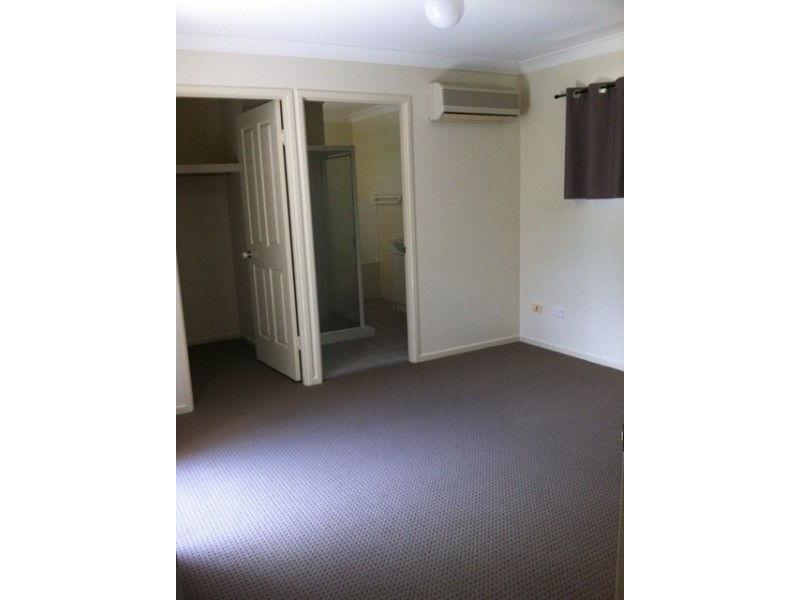 129 Sandalwood Drive, Yamanto QLD 4305