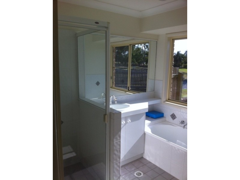 129 Sandalwood Drive, Yamanto QLD 4305