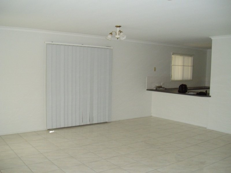 9 Helmsley Court, Yamanto QLD 4305
