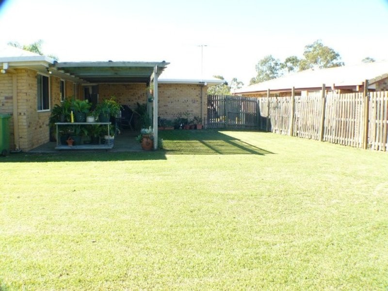 9 Helmsley Court, Yamanto QLD 4305