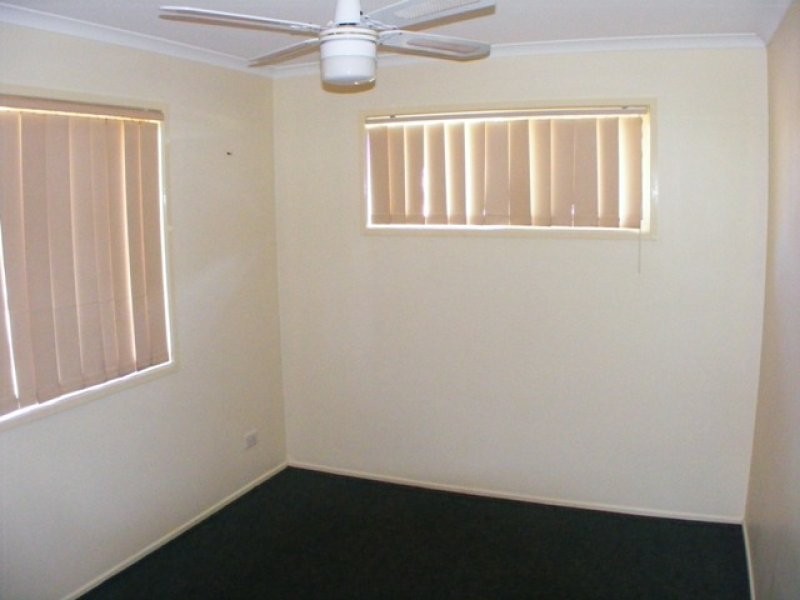 2/3 Settlers Way, Raceview QLD 4305