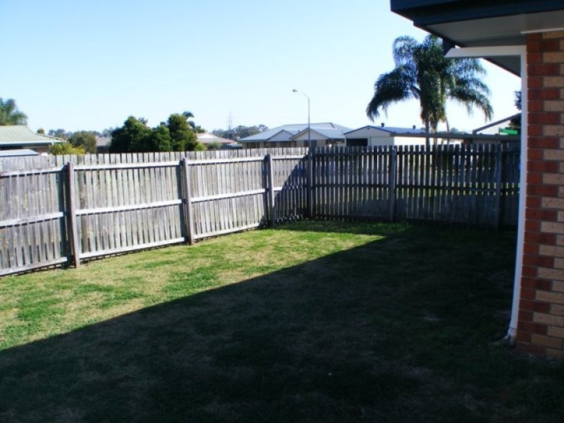 2/3 Settlers Way, Raceview QLD 4305