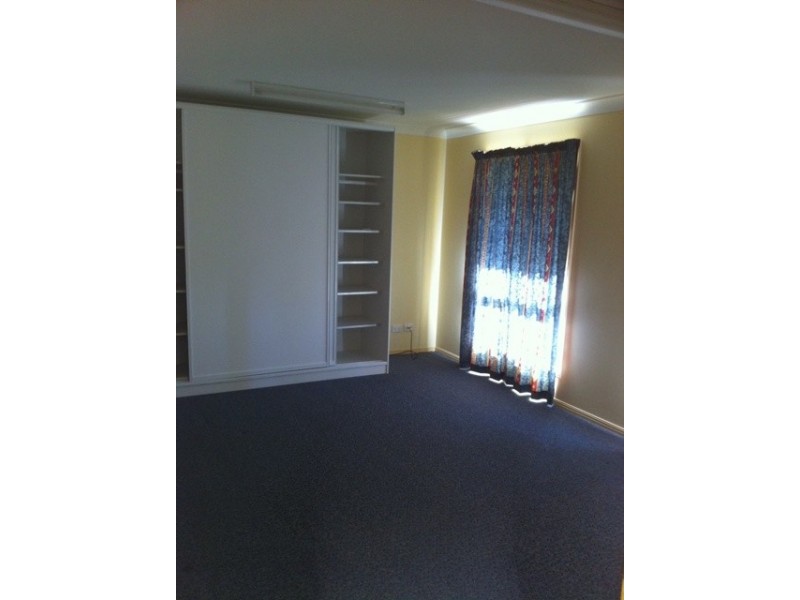 61 Sandalwood Drive, Yamanto QLD 4305