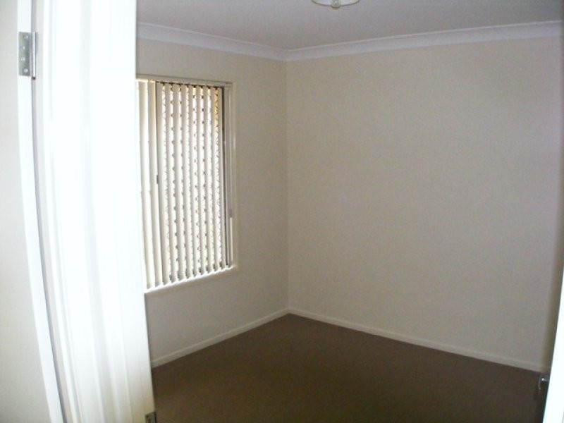 8 Figtree Court, Yamanto QLD 4305