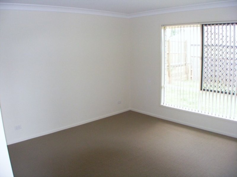 8 Figtree Court, Yamanto QLD 4305