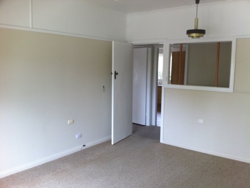 9 Harvey Street, Churchill QLD 4305