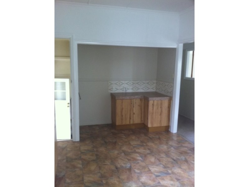 9 Harvey Street, Churchill QLD 4305