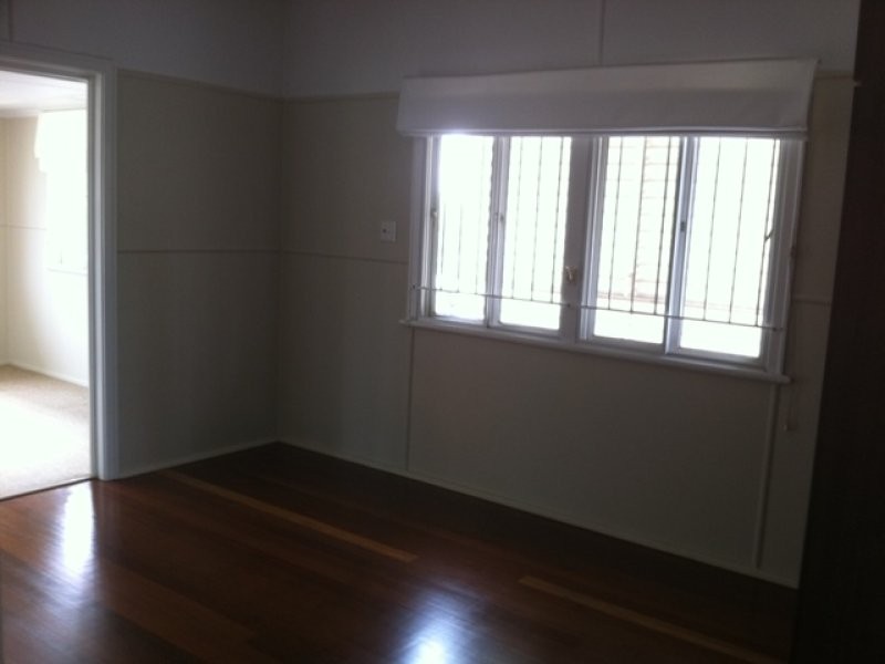 9 Harvey Street, Churchill QLD 4305