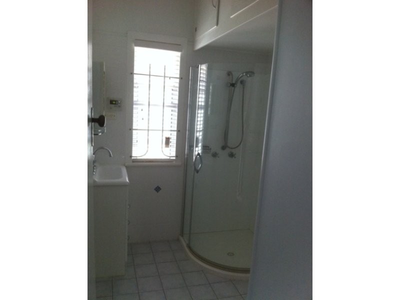 9 Harvey Street, Churchill QLD 4305