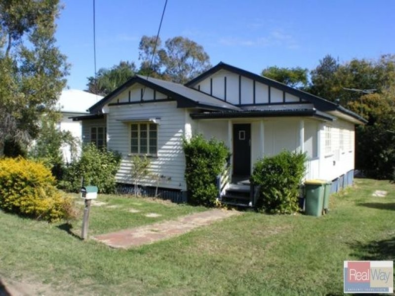 11 Green Street, Booval QLD 4304