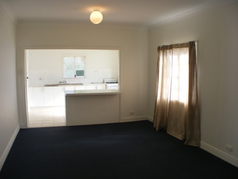 11 Green Street, Booval QLD 4304