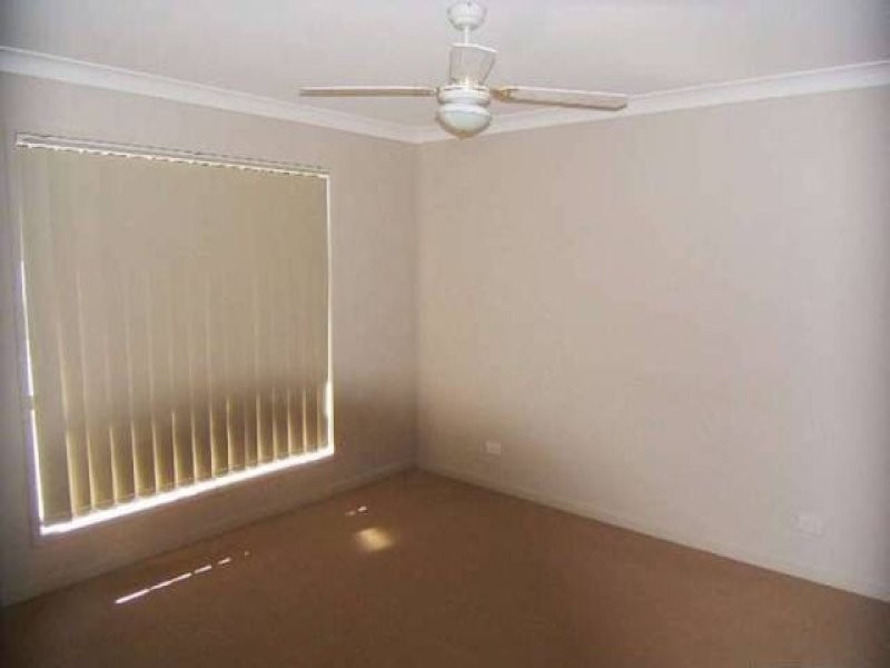 18 Sandhurst Place, Brassall QLD 4305