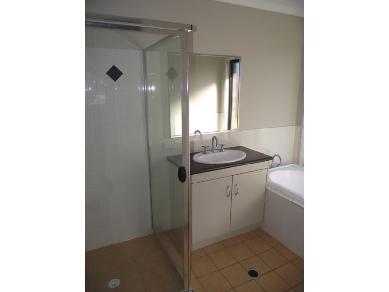 18 Sandhurst Place, Brassall QLD 4305