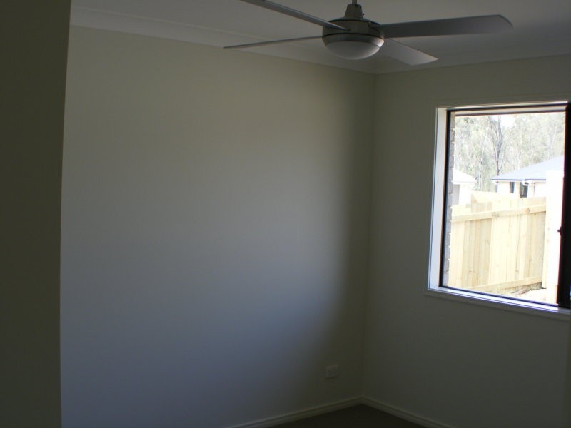 10 Piccadilly Court, Deebing Heights QLD 4306