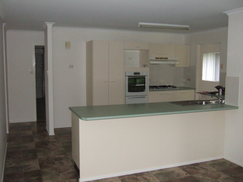 5 Resolution Parade, Flinders View QLD 4305