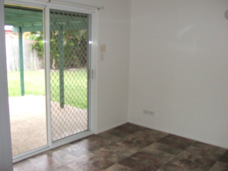 5 Resolution Parade, Flinders View QLD 4305