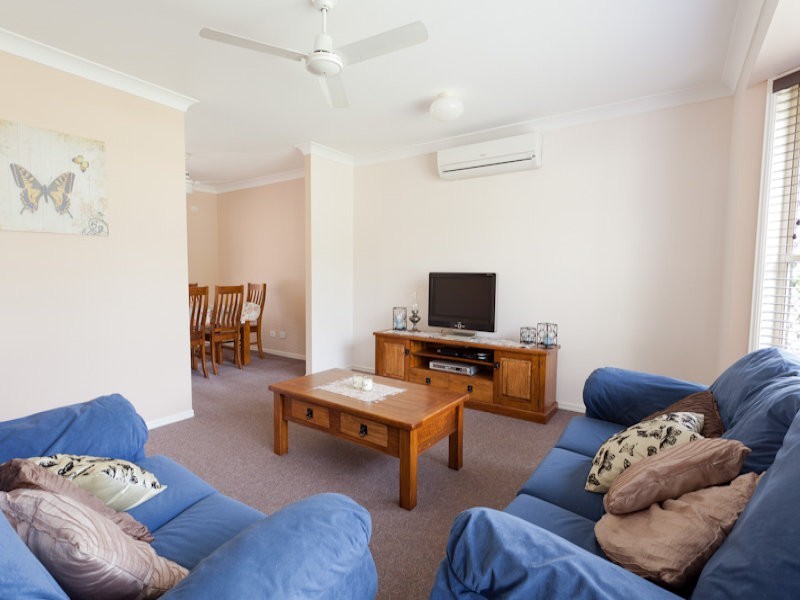 4 Acorn Crescent, Flinders View QLD 4305